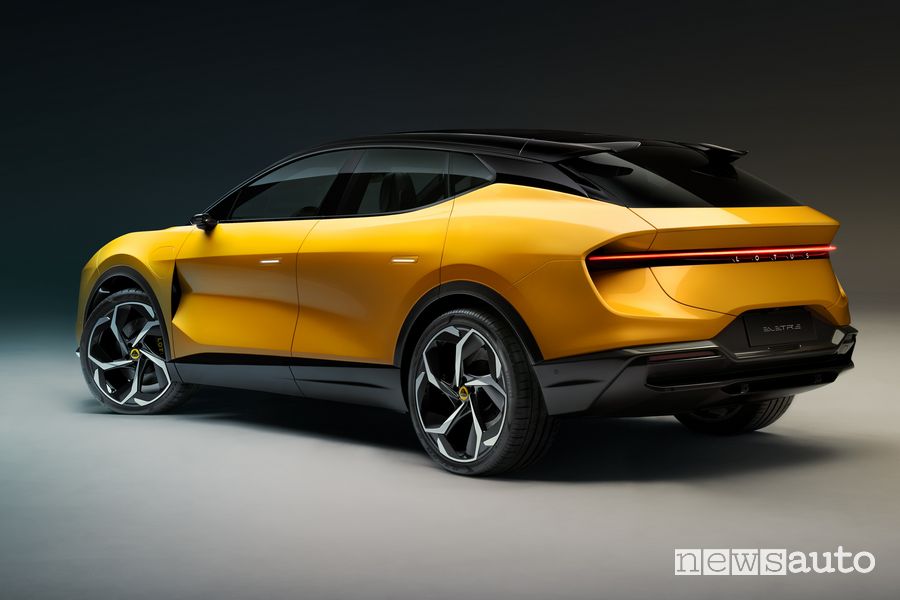 Vista posteriore Lotus Eletre