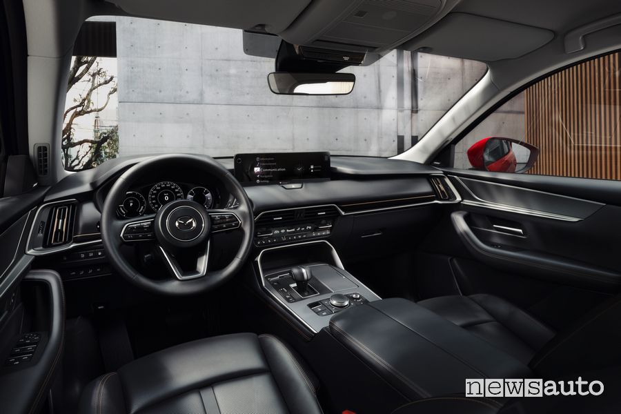 Plancia strumenti abitacolo Mazda CX-60 PHEV Homura