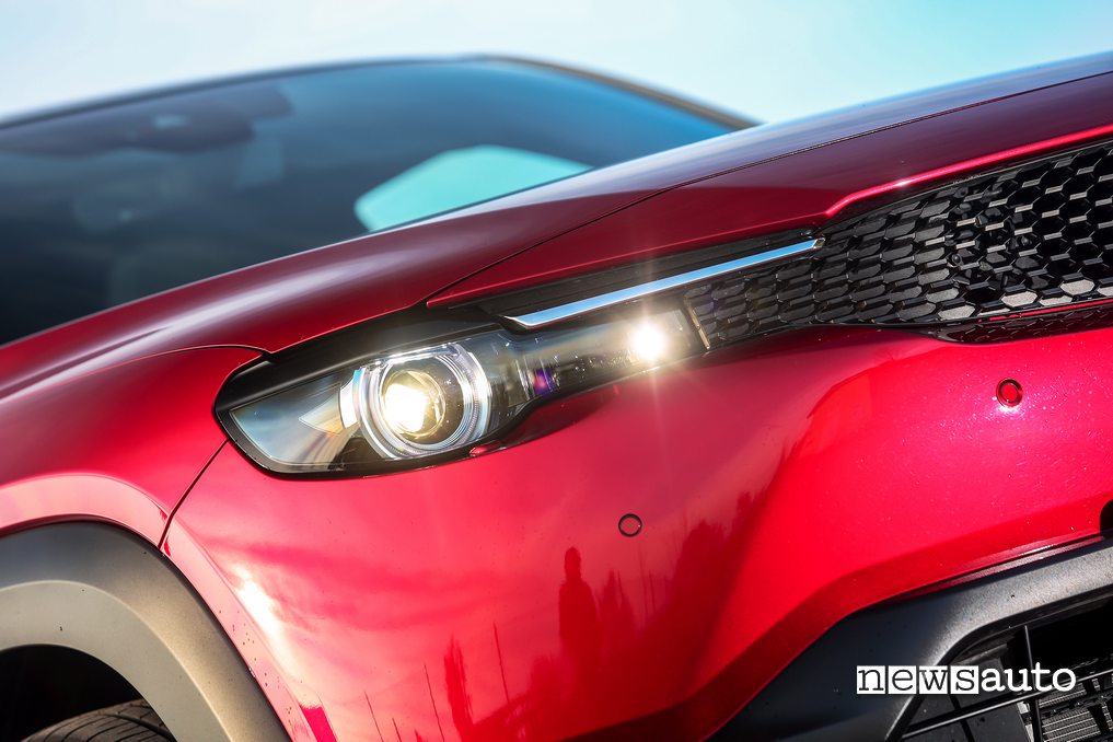 Fari anteriori full led matrix Mazda MX-30