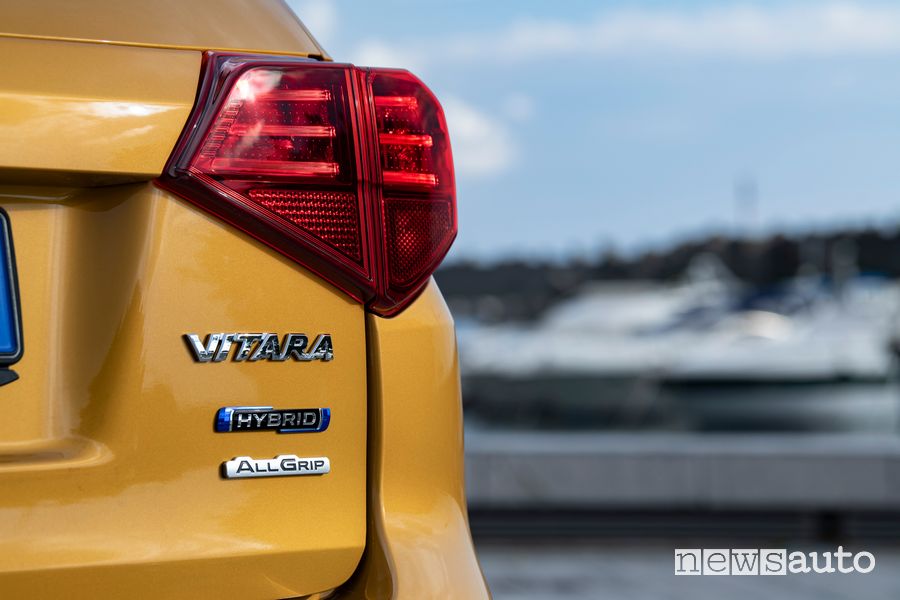Faro posteriore Suzuki Vitara Hybrid 140V
