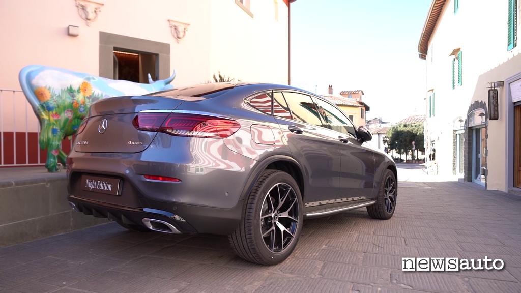 Vista posteriore Mercedes GLC Coupé Night Edition Plus