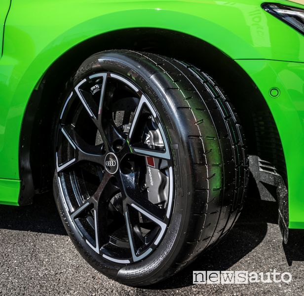 Pneumatici Pirelli P Zero Trofeo R semi-slick Audi RS3
