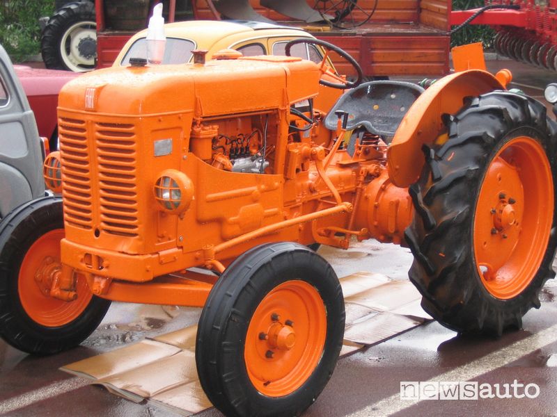 Automotoretrò trattore Fiat 25 RD del 1953