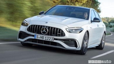 Vista frontale Mercedes-AMG C 43 4Matic su strada