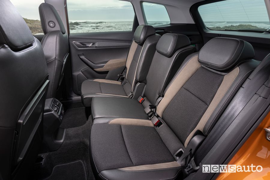 Sedili posteriori abitacolo nuovo Skoda Karoq Style