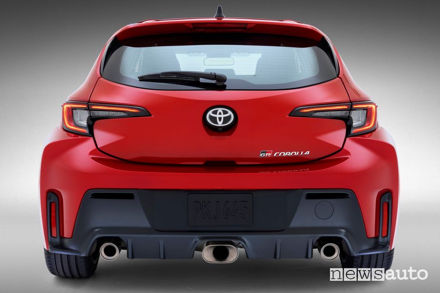 Paraurti posteriore Toyota GR Corolla rossa