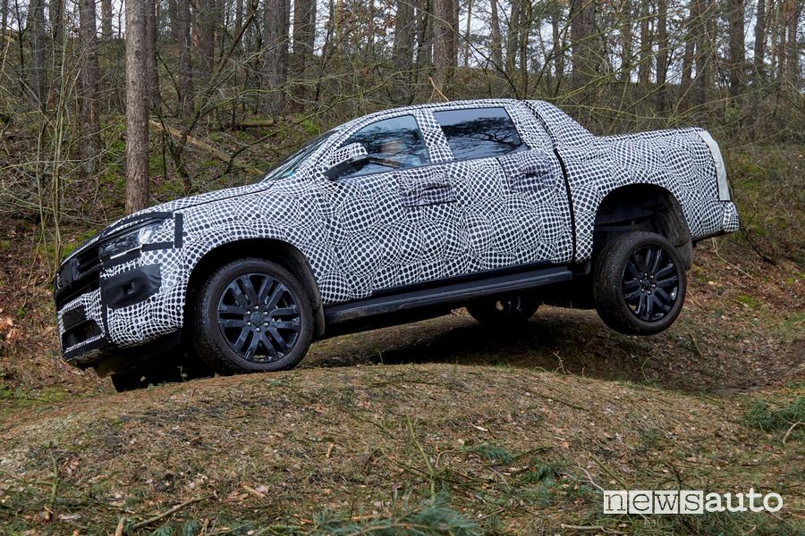Volkswagen Amarok prototipo in off road