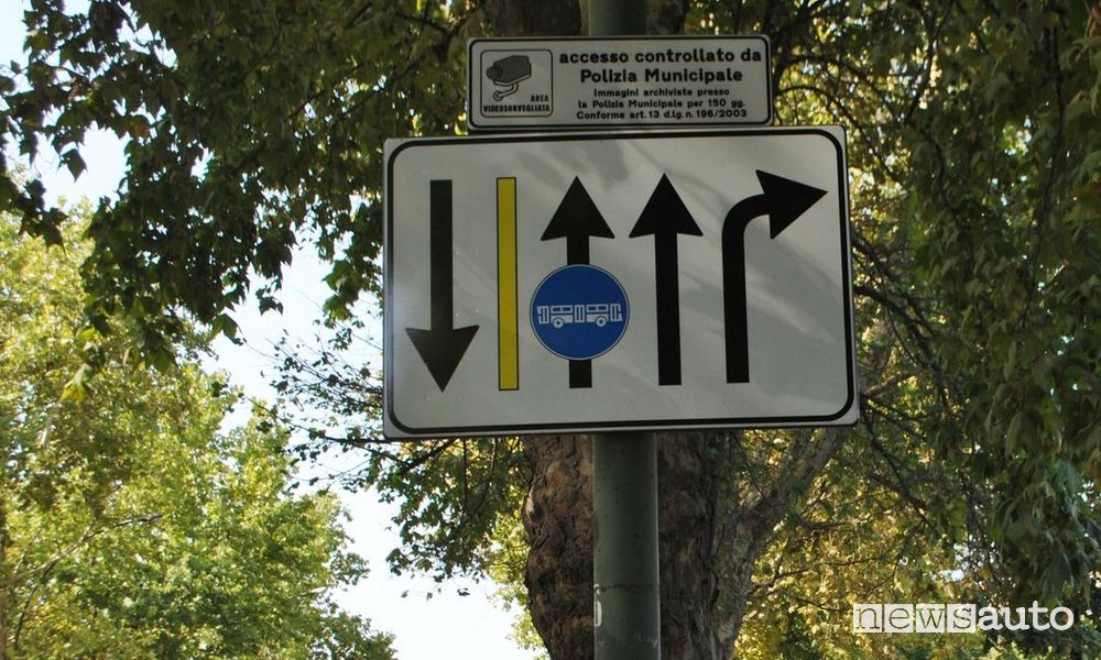 Segnaletica corsie preferenziali