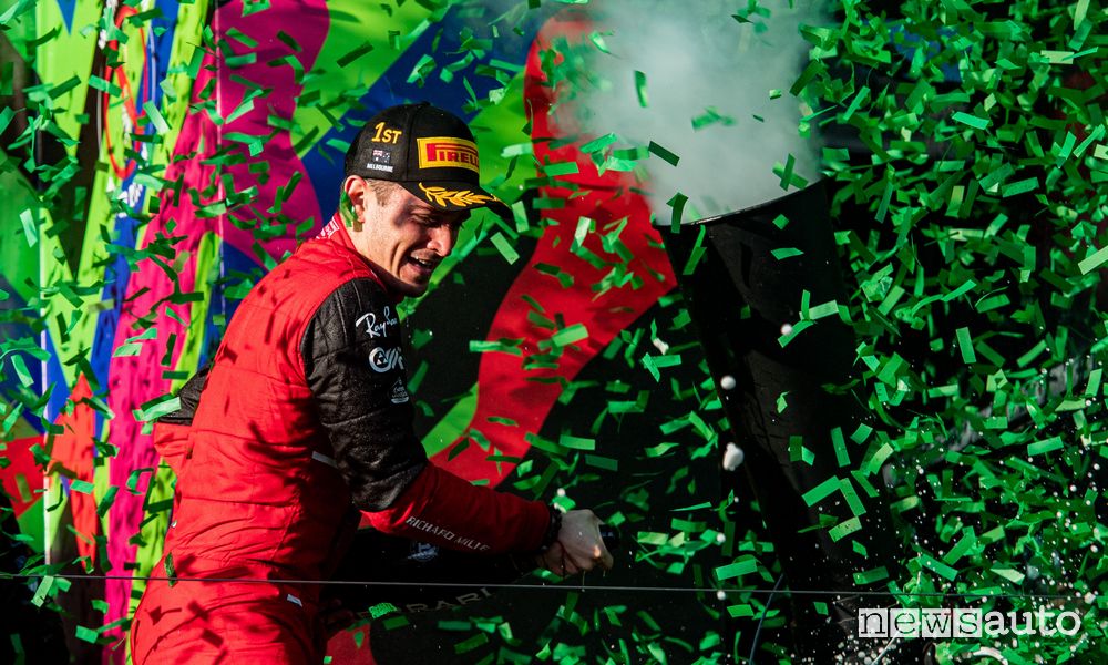 Leclerc festeggia la vittoria del Gp d'Australia 2022
