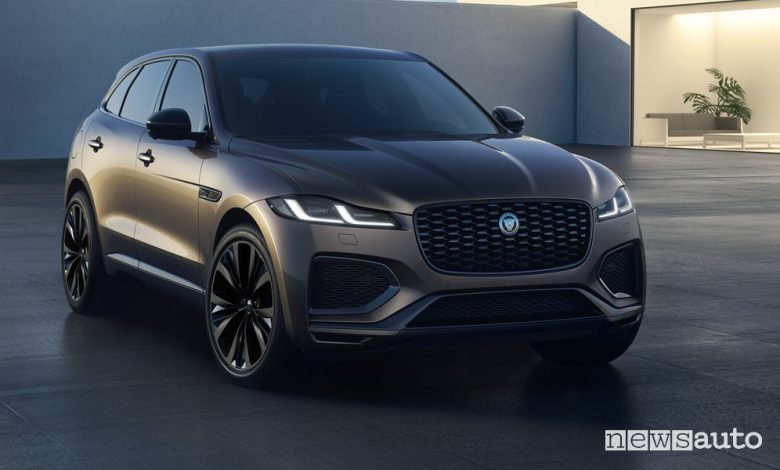 Vista di profilo Jaguar F-Pace 400 Sport