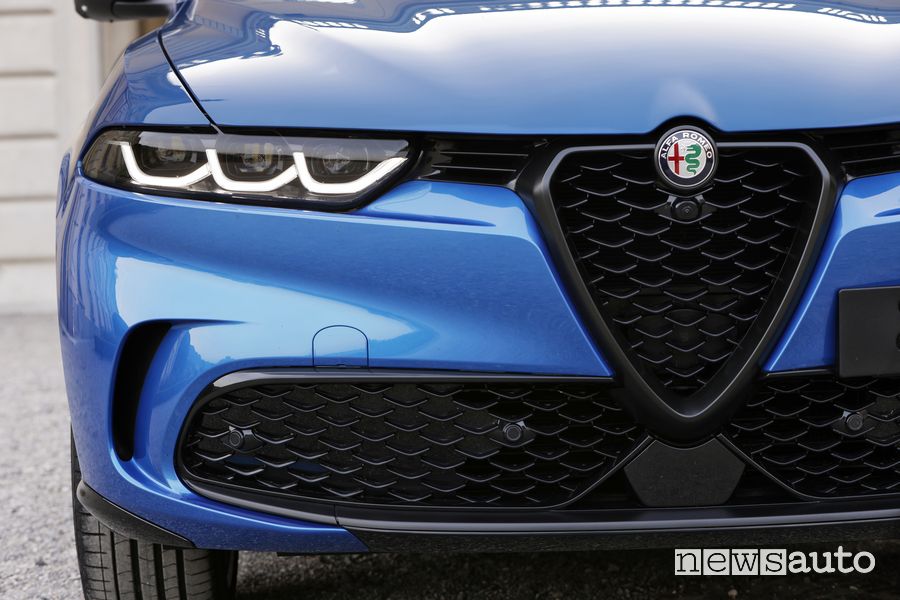 Faro anteriore nuovo Alfa Romeo Tonale Veloce
