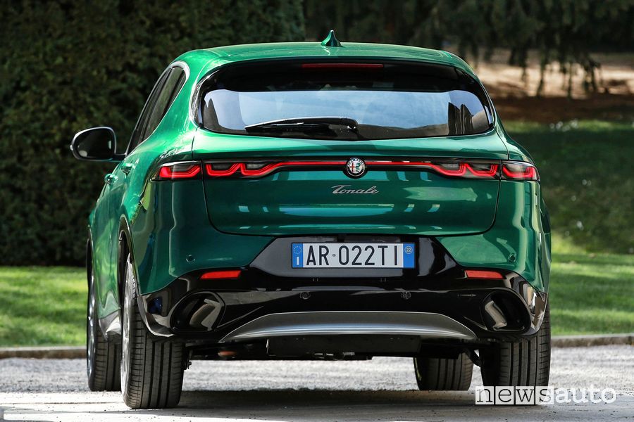 Vista posteriore nuovo Alfa Romeo Tonale Ti