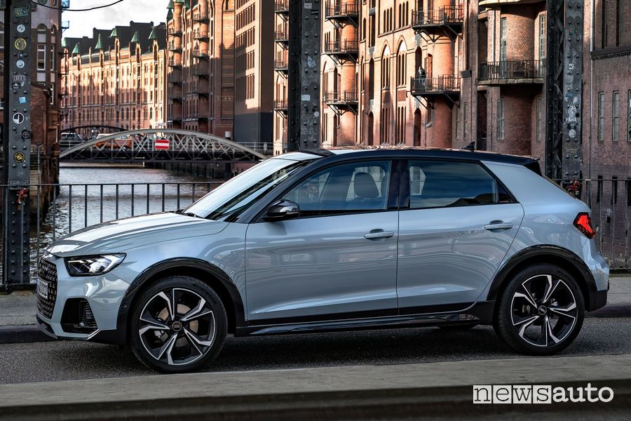 Vista laterale Audi A1 allstreet