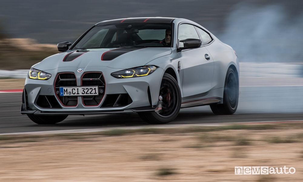 Nuova BMW M4 CSL derapata in pista