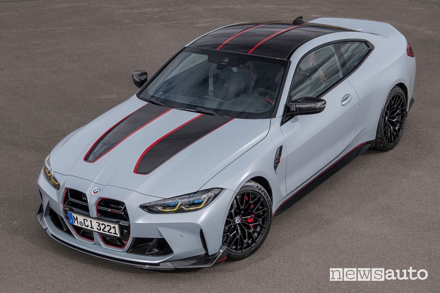 Vista di profilo nuova BMW M4 CSL