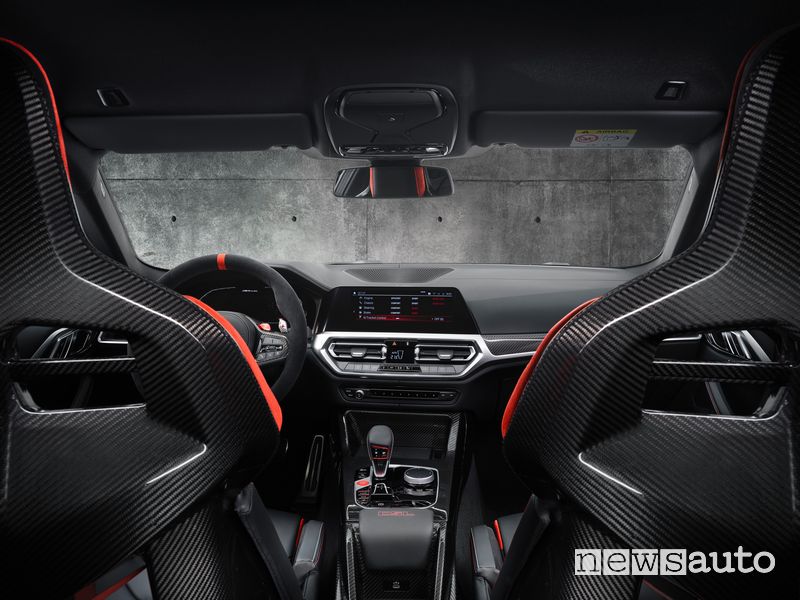 Abitacolo nuova BMW M4 CSL