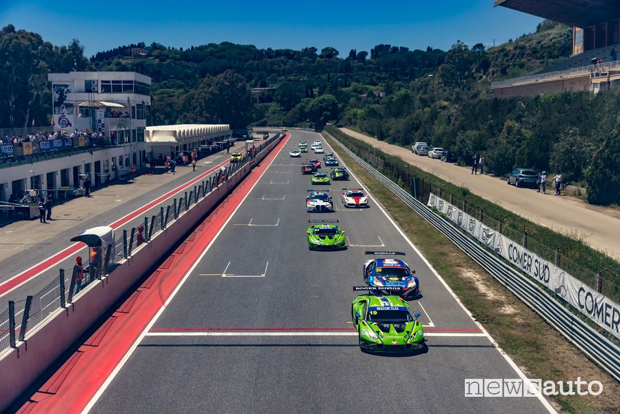 Partenza gara Campionato Italiano GT a Pergusa