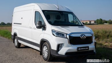 Vista di profilo furgone elettrico Maxus eD9