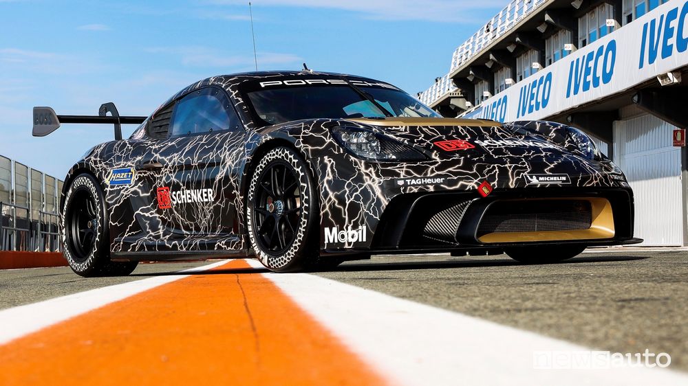 Porsche 718 GT4 ePerformance