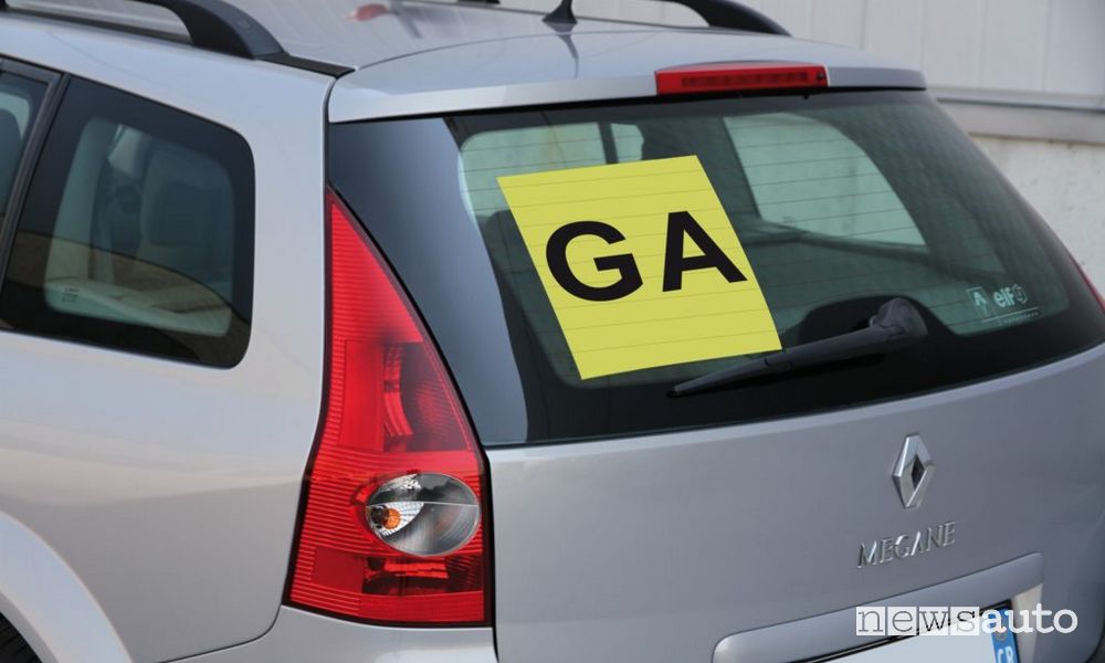 Guida accompagnata requisiti auto contrassegno GA