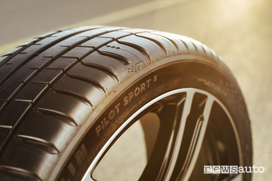 Spalla pneumatico Michelin Pilot Sport 5