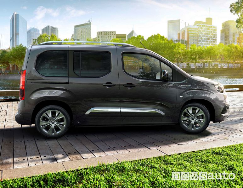 Vista laterale Toyota Proace City Verso Electric