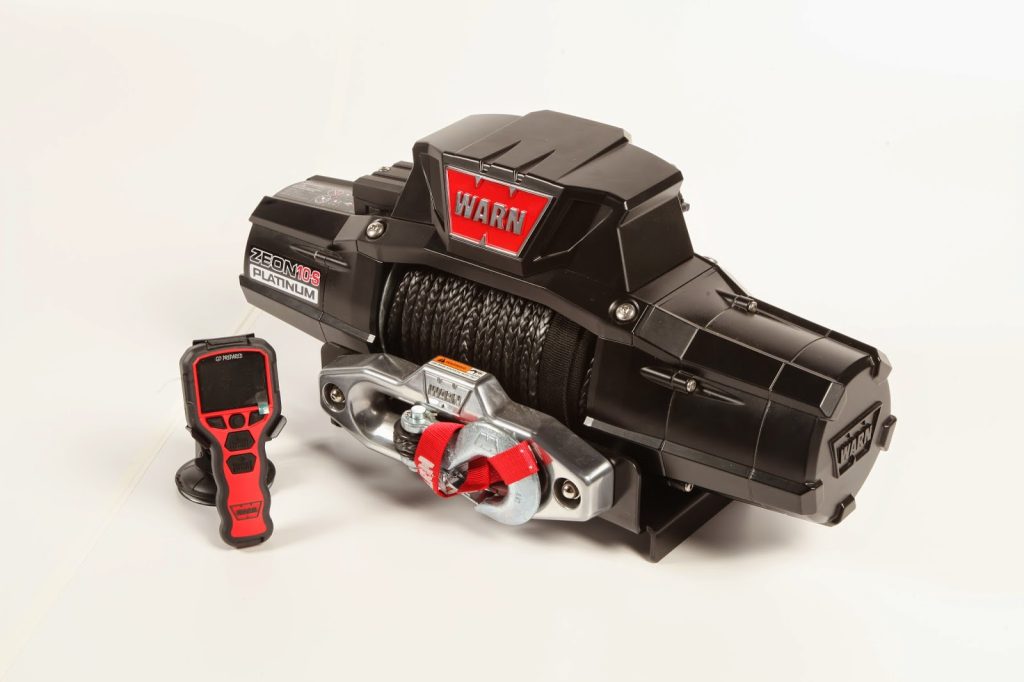 Il verricello (winch)  Warn, modello Zeon Platinum 10-S montato sui nuovi Defender della Guardia di Finanza