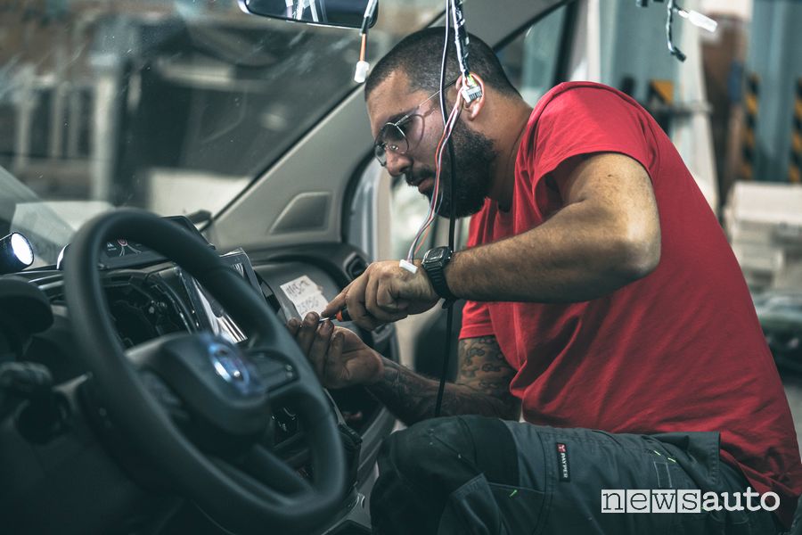 Preparazione ambulanza Olmedo