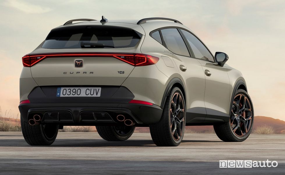 Vista posteriore Cupra Formentor VZ5 Taiga Grey