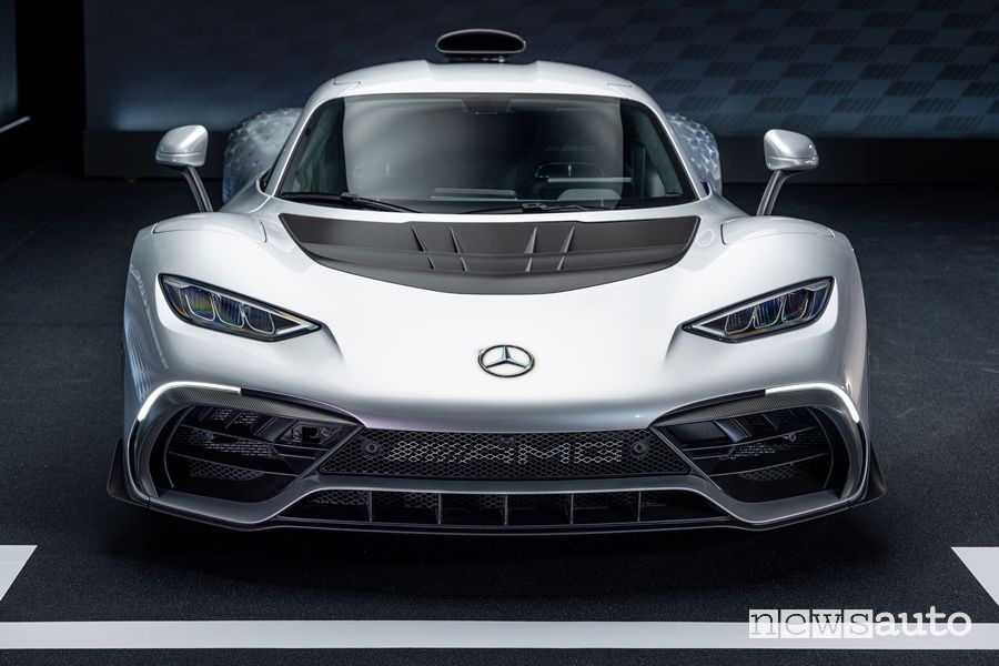 Vista frontale Mercedes-AMG One