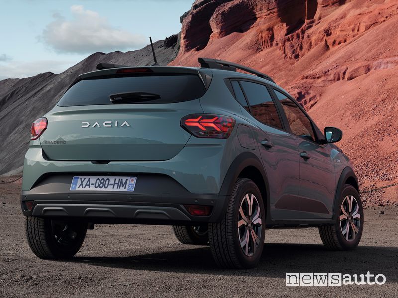 Vista posteriore nuova Dacia Sandero Stepway