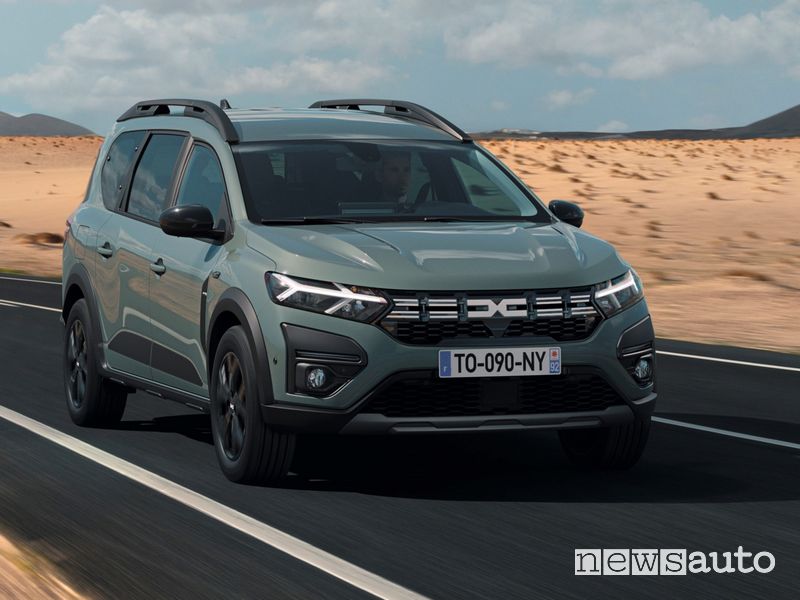 Vista di profilo nuova Dacia Jogger