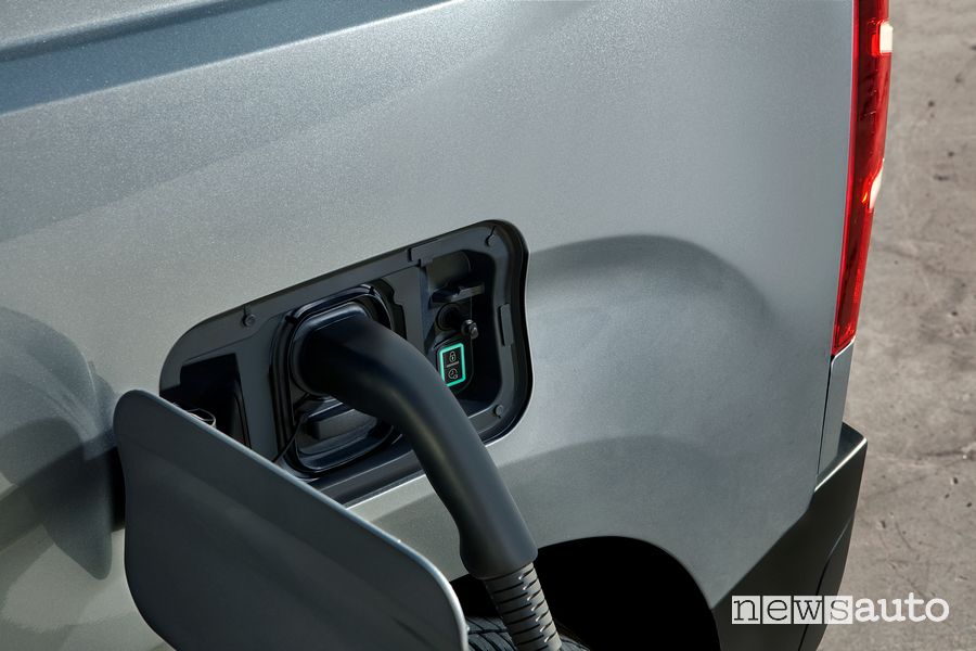 Presa per la ricarica Fiat E-Doblò van elettrico