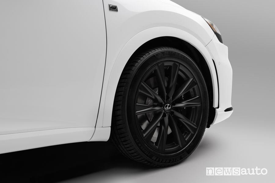 Cerchi in lega nuovo Lexus RX 500h F Sport