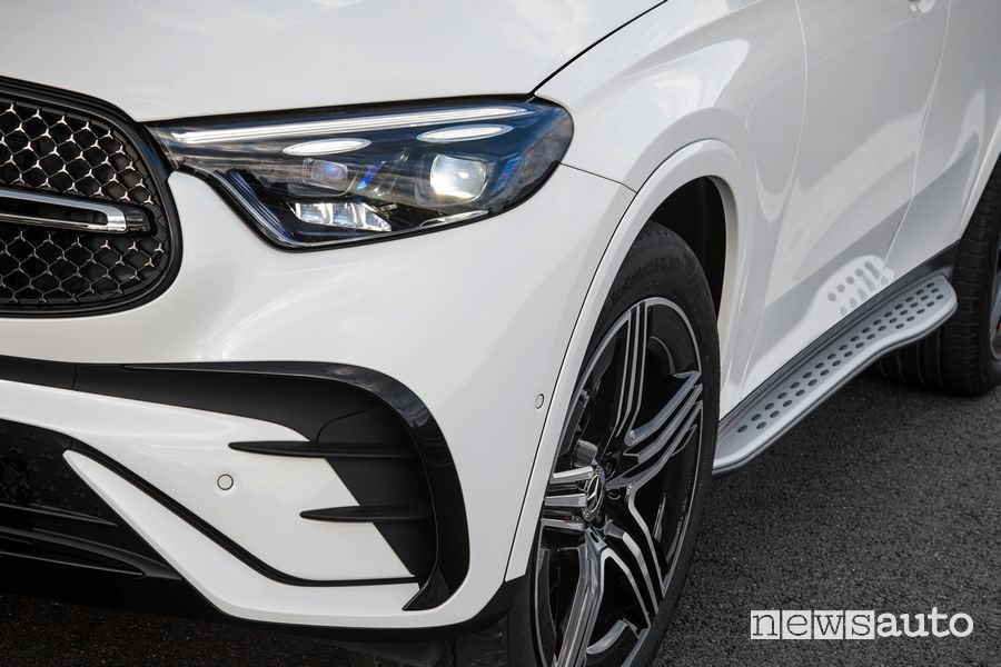 Faro anteriore Mercedes-Benz GLC SUV Plug-in-Hybrid