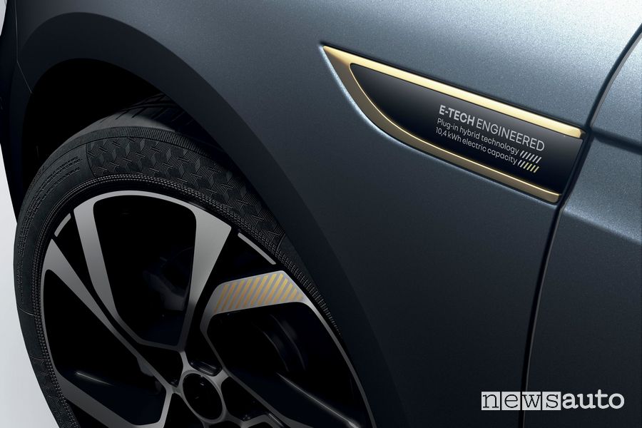 Badge esterno Renault Megane E-Tech Engineered
