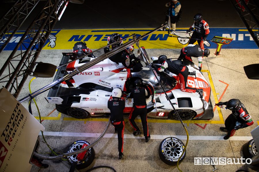 Pit-stop Toyota GR010 Hybrid #8 alla 24 Ore di Le Mans 2022