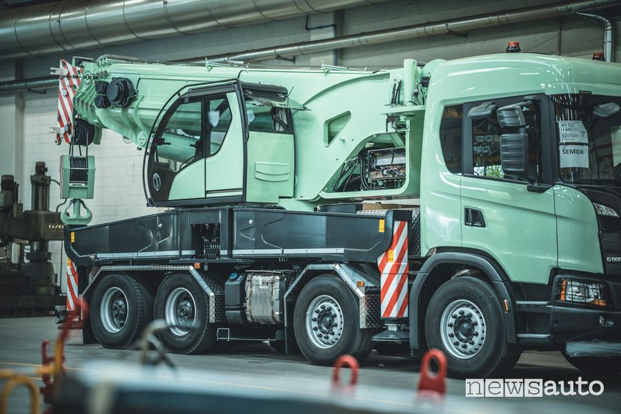 Autogrù Idrogrù mezzo speciale su autocarro