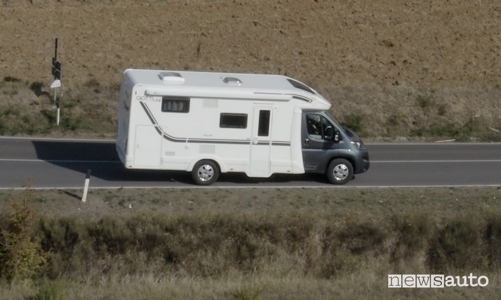 camper codice della strada categoria M1