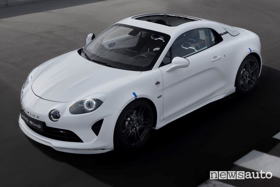 Vista di profilo Alpine A110 elettrica E-ternité