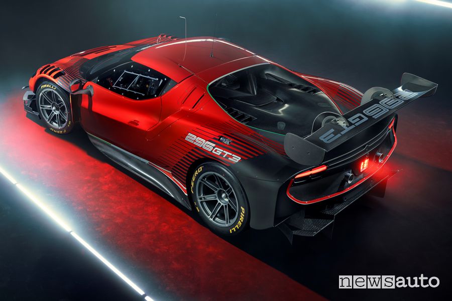 Vista posteriore Ferrari 296 GT3