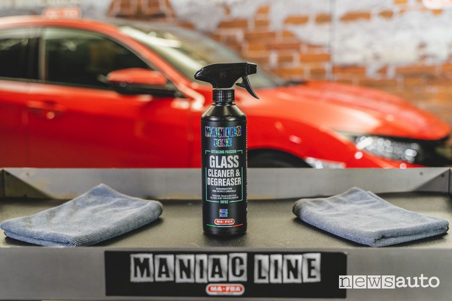 Glass Cleaner & Degreaser fa parte della linea Maniac Line di Ma-Fra