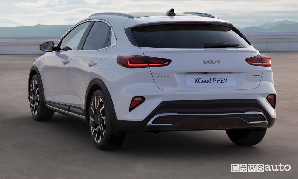 Vista posteriore nuova Kia XCeed PHEV