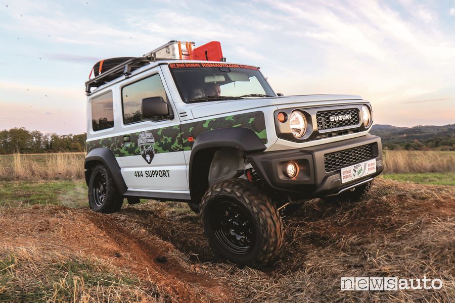Suzuki Jimny PRO in twist sullo sterrato