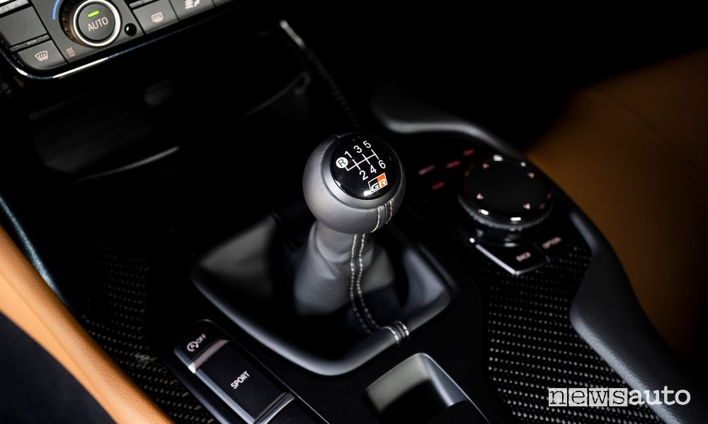 Leva cambio manuale abitacolo Toyota GR Supra