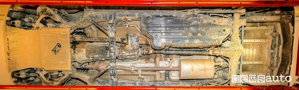 Trasmissione vista dal ponte Land Cruiser J12