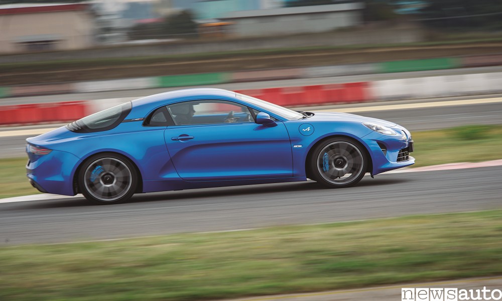 Vista di profilo Alpine A110 Premiere Edition