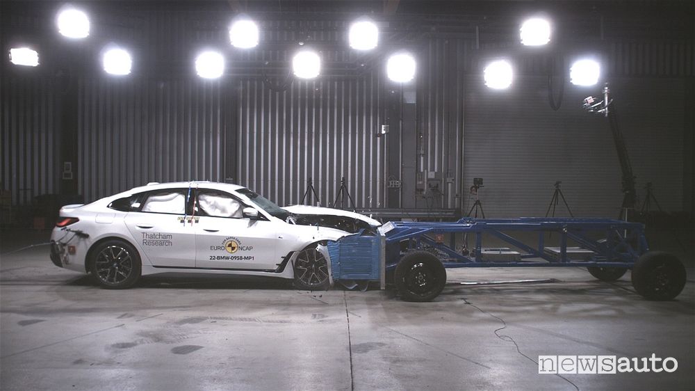Crash test BMW i4 4 stelle Euro NCAP