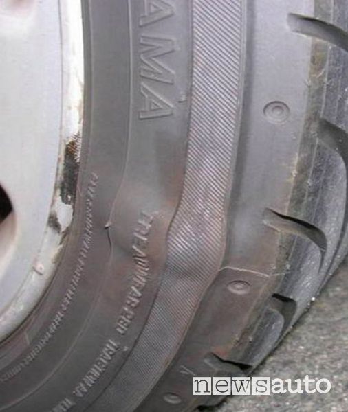 Bolla pneumatico, come si forma