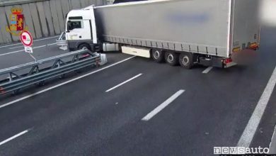 Video inversione ad U in autostrada